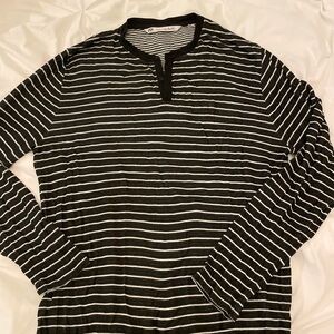 Men’s Travis Matthew Large Longsleeve
